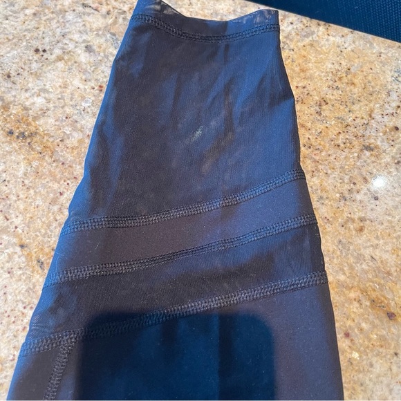 Old navy mesh athletic crops - Picture 6 of 7